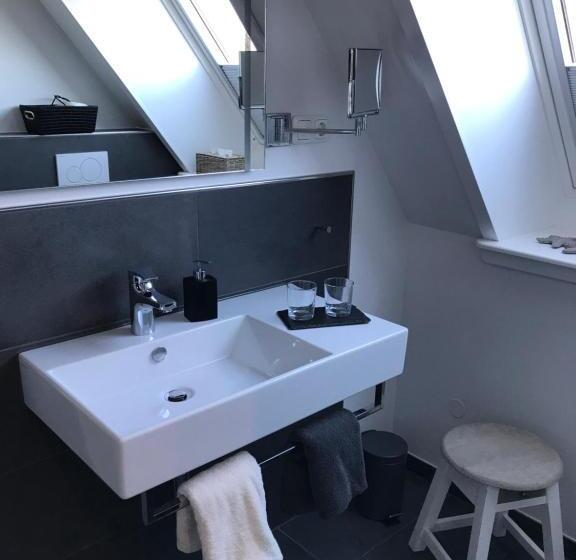 Quarto Estandar, Lagune No1