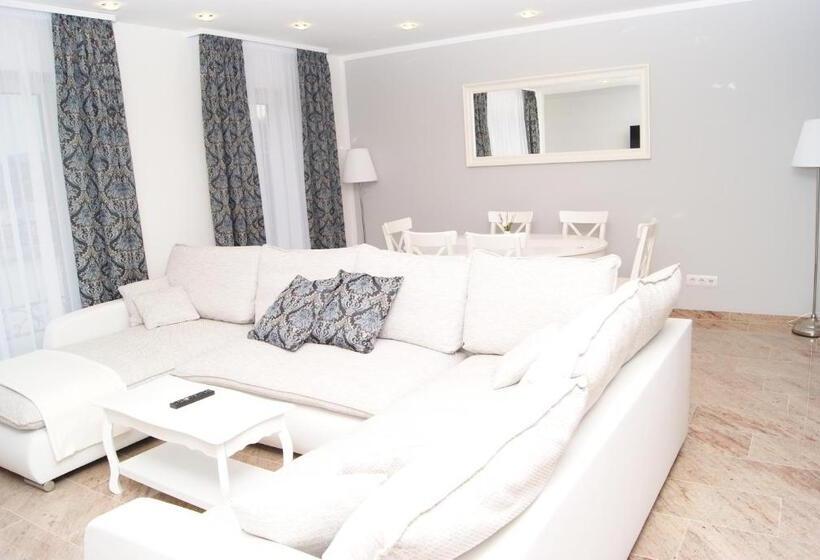 Apartamento Dúplex 1 Dormitório, Merkel Villa Apartamente
