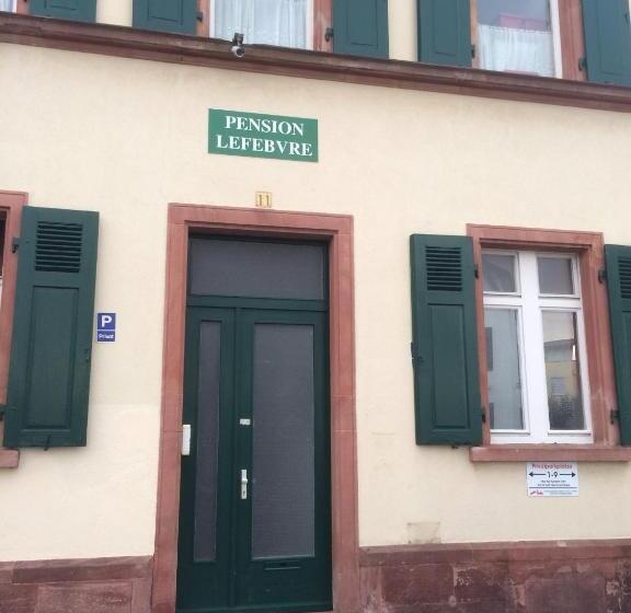 Четырехместный Номер Стандарт, Pension Lefebvre