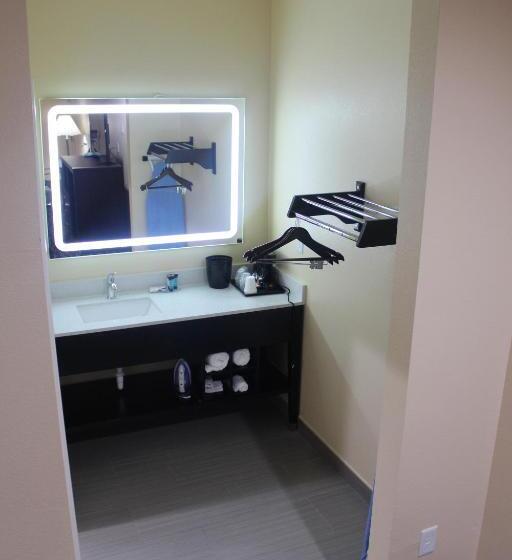 デラックスルーム, Express Inn And Suites