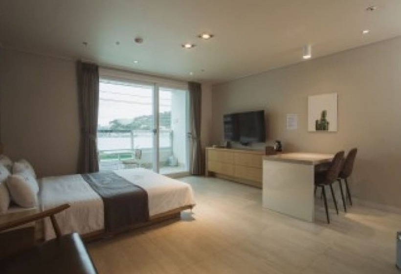 اتاق استاندارد با چشم‌انداز دریا, Lium Spa Hostel