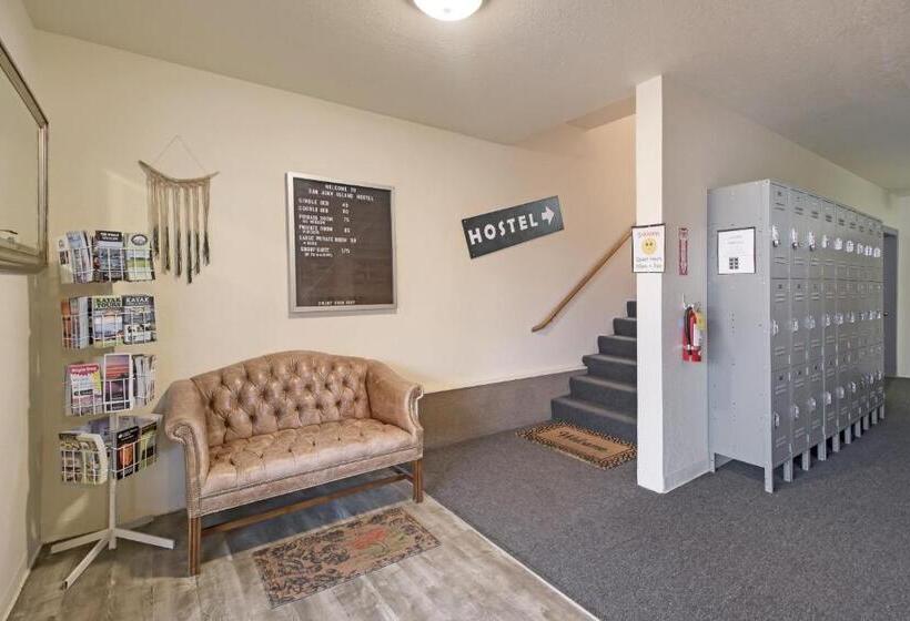 Кровать в Общей Комнате, San Juan Island Hostel