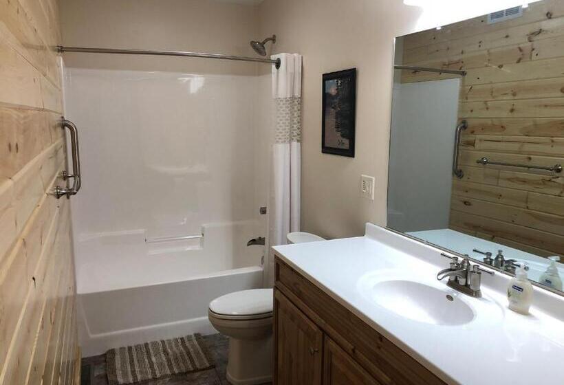 1 Bedroom Apartment Lake View, Dunrovin Resort