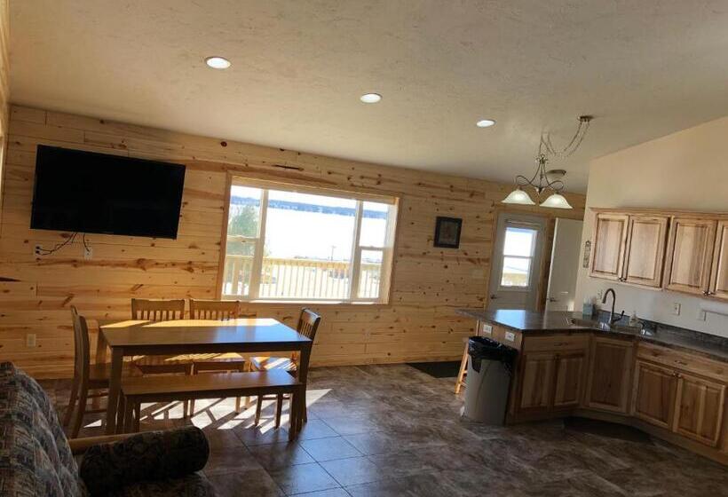 1 Bedroom Apartment Lake View, Dunrovin Resort