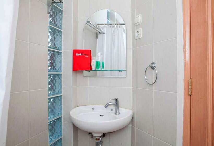 Номер Стандарт, Reddoorz Plus Near Dago Pakar
