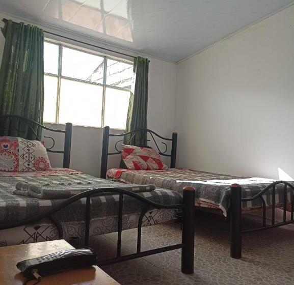 Quarto Estandar, Moraldur