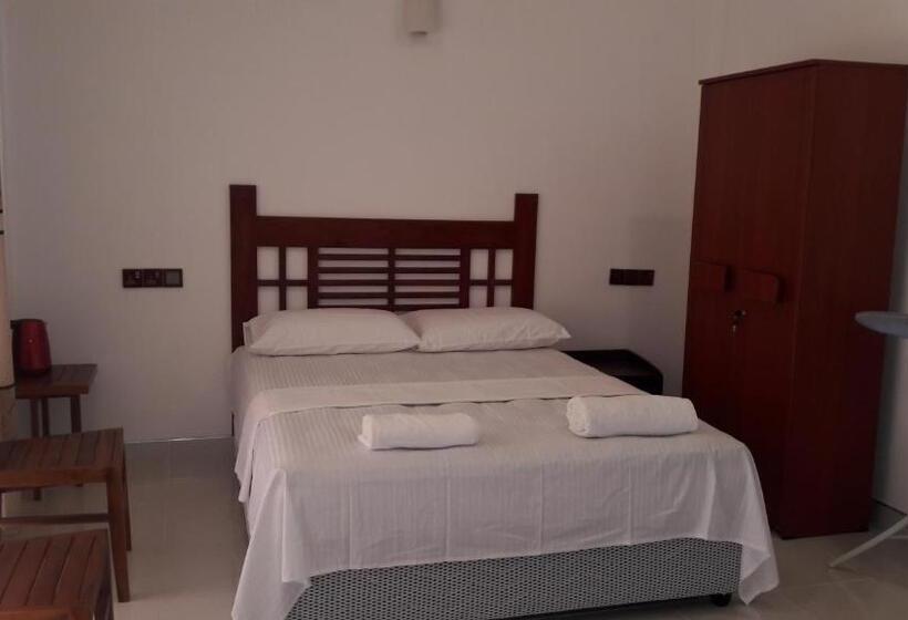 اتاق لوکس با بالکن, Risenlak Holiday Resort