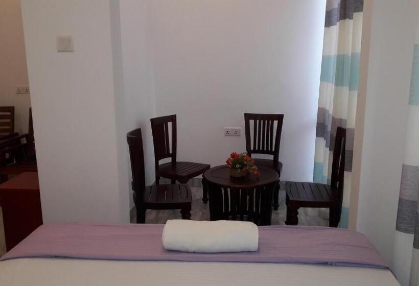 اتاق لوکس سه تخته, Risenlak Holiday Resort