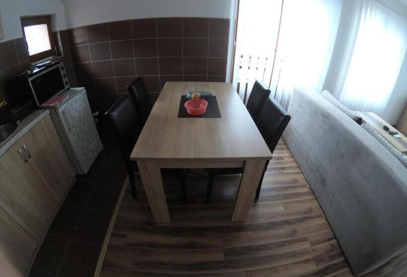 استودیوی استاندارد, Apartment And Rooms Konak