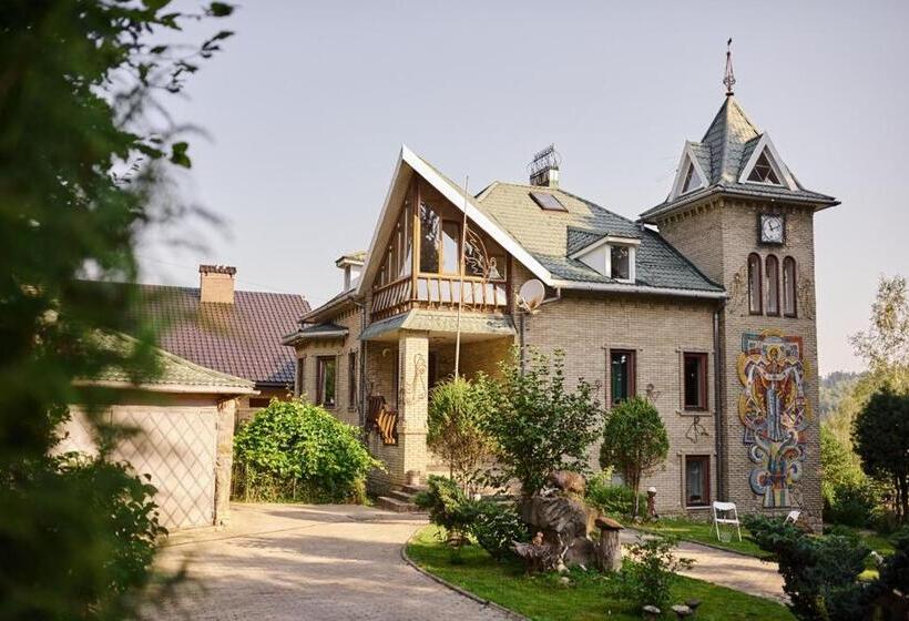 اتاق استاندارد سه نفره, Cottage Kazka Lisu