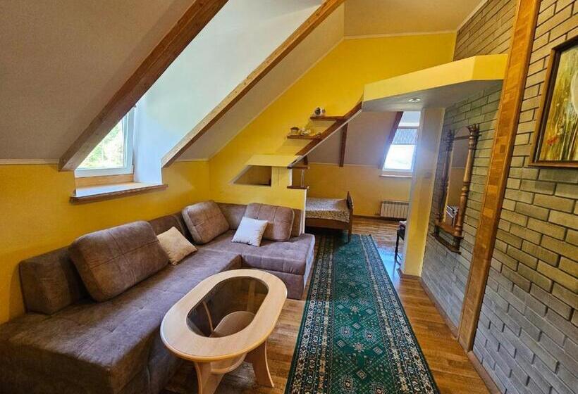 Номер Стандарт Трехместный, Cottage Kazka Lisu