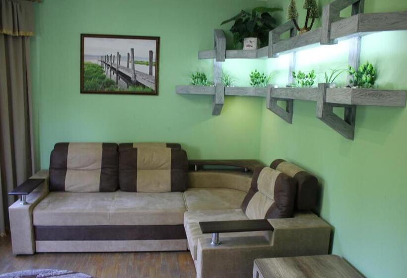 سوییت خانوادگی, Cottage Kazka Lisu