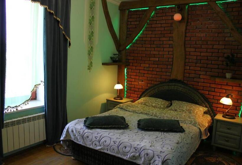 سوییت خانوادگی, Cottage Kazka Lisu