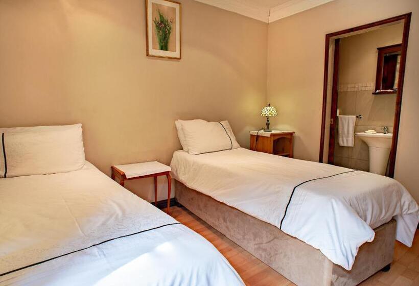 اتاق استاندارد, Ekhaya Guest House