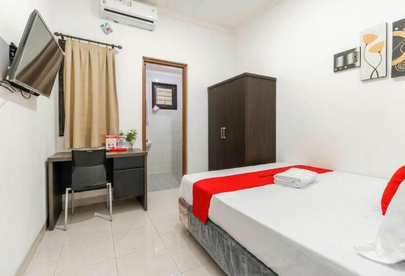 Номер Стандарт, Reddoorz Plus Near Trisakti University