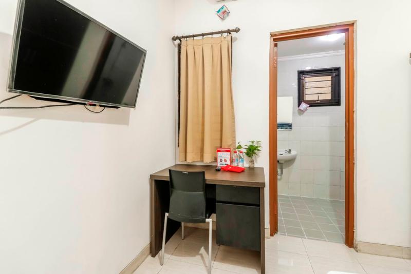 Номер Стандарт, Reddoorz Plus Near Trisakti University