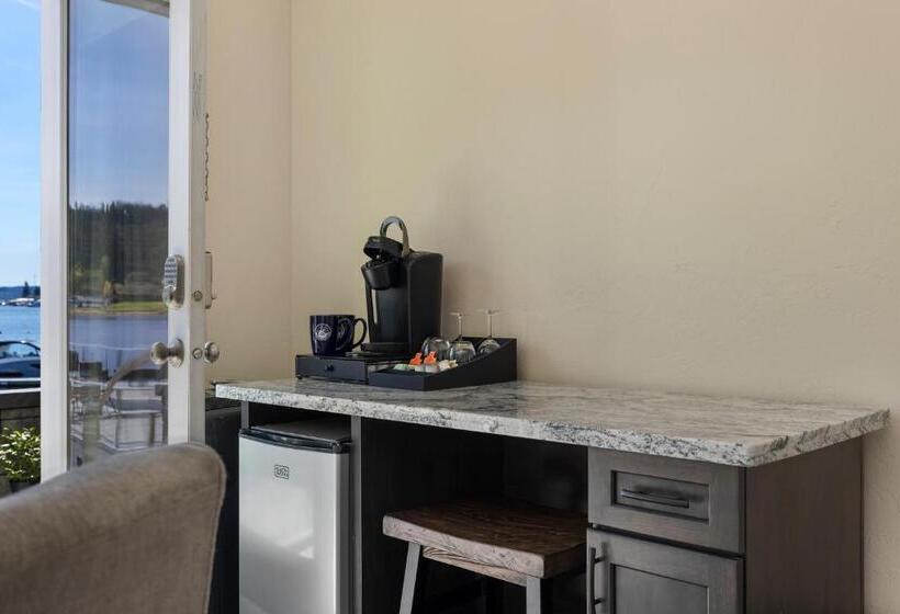 Номер Superior Вид на Море, Waterfront Inn