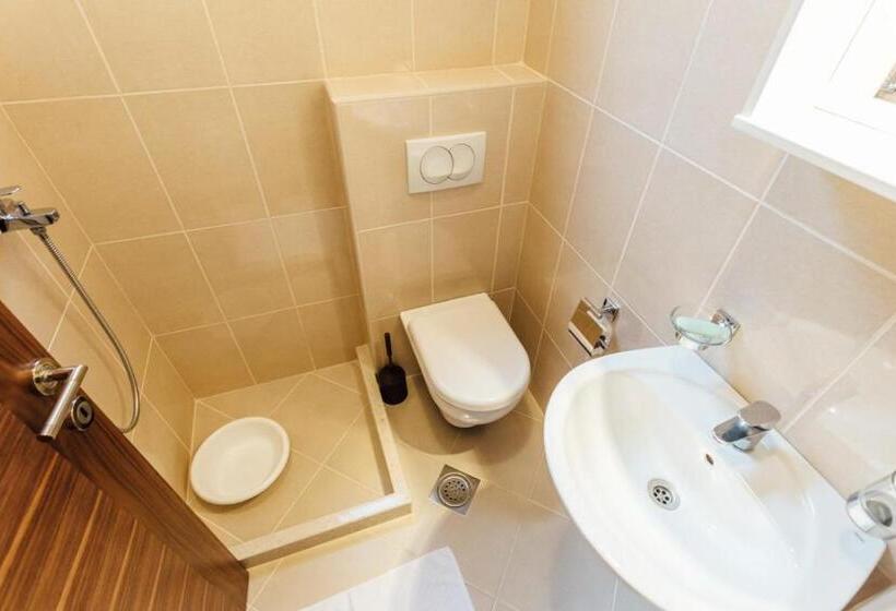 اتاق عادی, Apartments Anastasija
