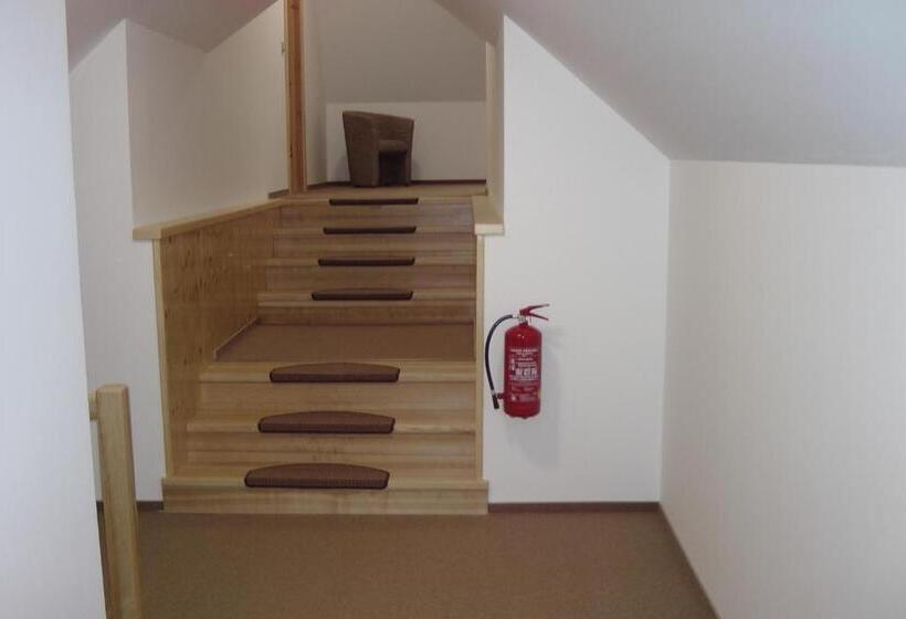 3 Bedroom Suite, Penzion Vila Machů
