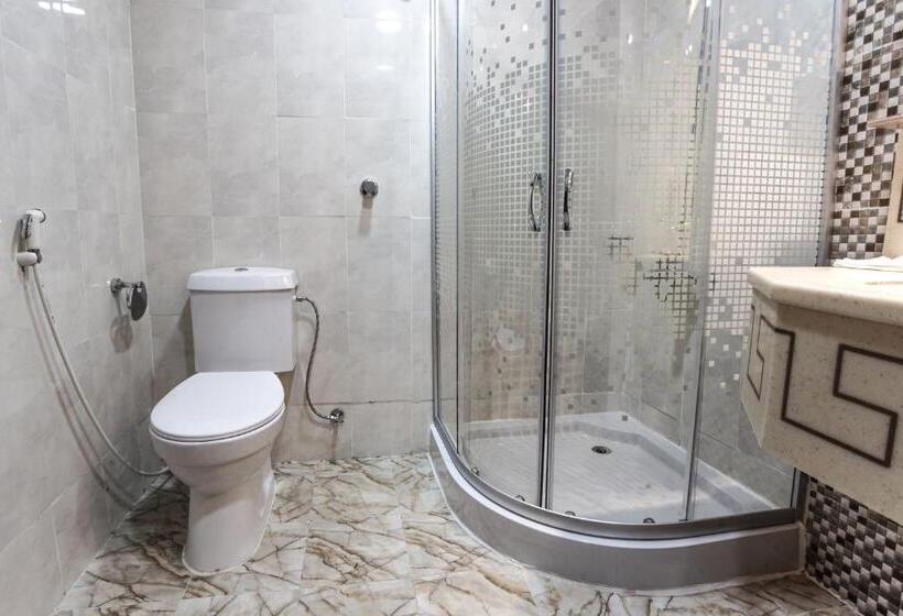 Апартаменты 3 Спальни, Manazel Al Sofara