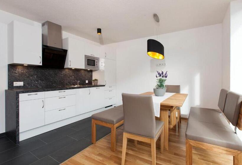 Апартаменты 1 Спальня с Балконом, Nowders Apartments