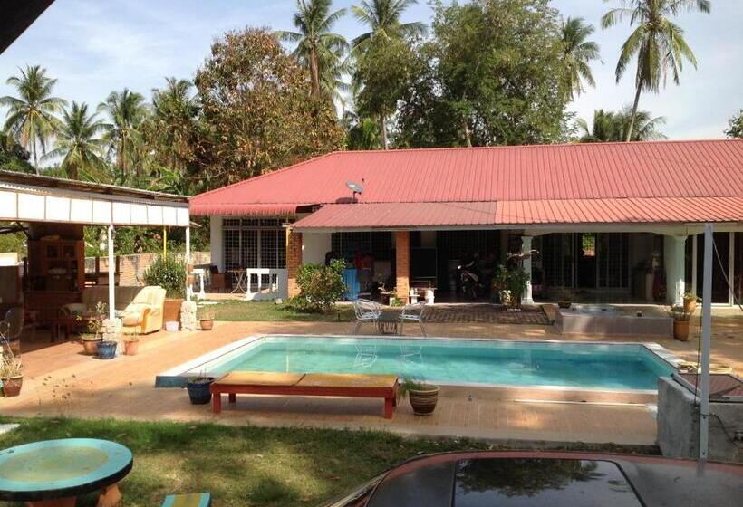ویلای یک اتاق خوابه با استخر شنا, Sleepy Hollow Villa