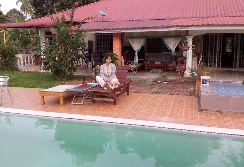 ویلای یک اتاق خوابه با استخر شنا, Sleepy Hollow Villa