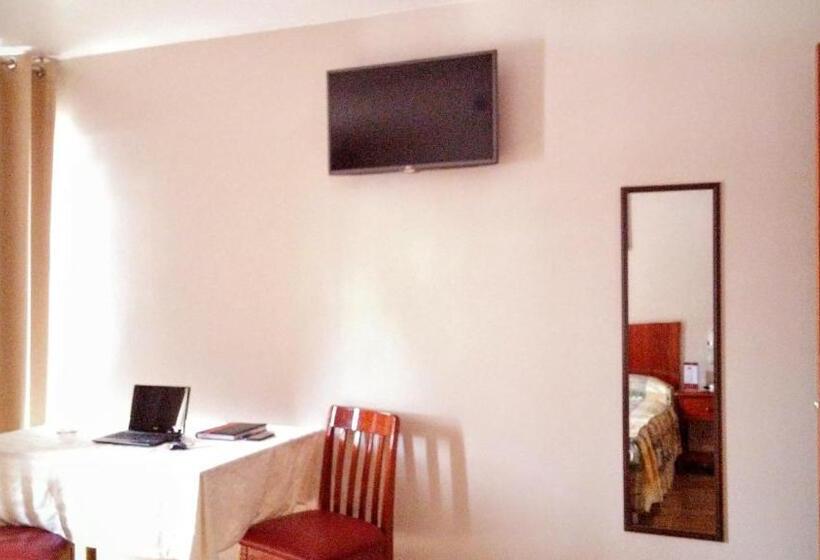 اتاق استاندارد یک نفره, Amazonia Siu Hostal