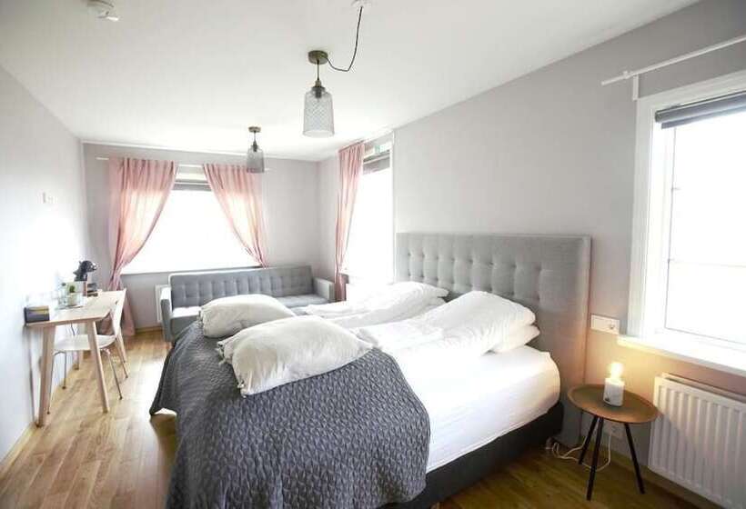 اتاق سه نفره دلوکس با چشم‌انداز دریا, Brimslóð Atelier Guesthouse