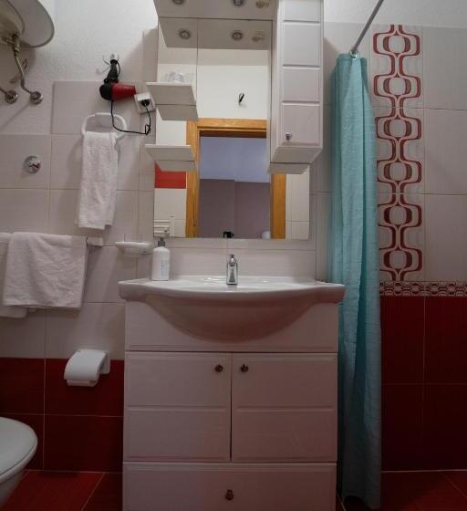 اتاق استاندارد چهار تخته, Guest House Babilon