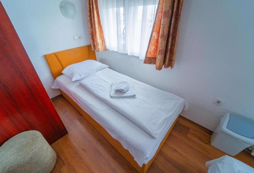 اتاق استاندارد چهار تخته, Guest House Babilon