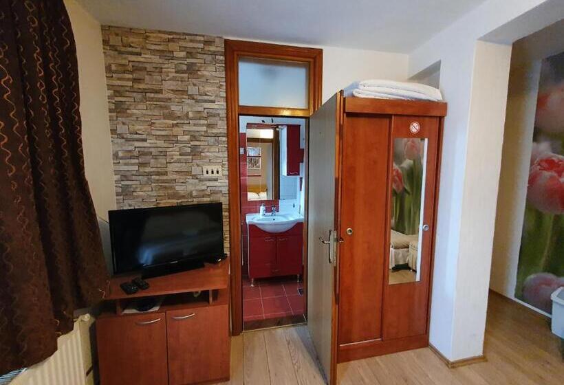 اتاق استاندارد سه نفره, Guest House Babilon