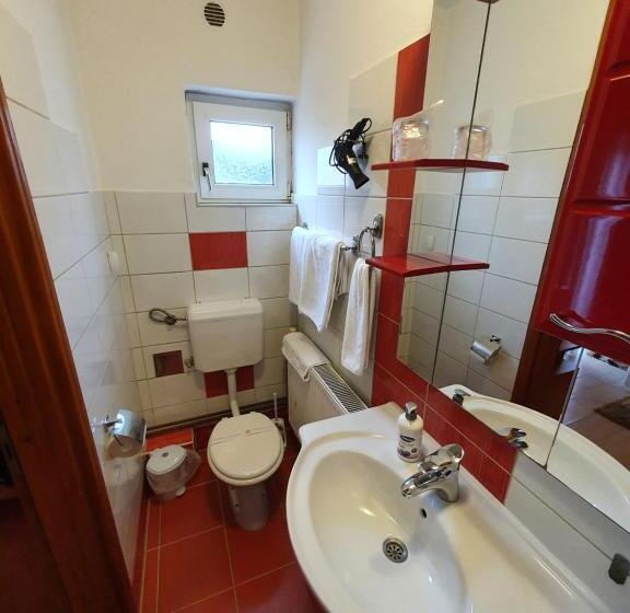 اتاق استاندارد سه نفره, Guest House Babilon