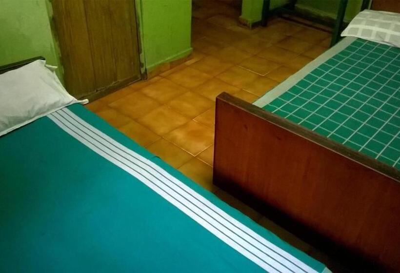 经济型三人房间, Xavier Guest House