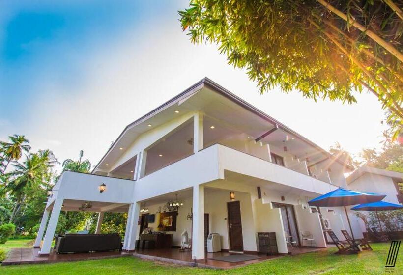 Трехместный Номер Deluxe, Oreeka   Katunayake Airport Transit Hotels