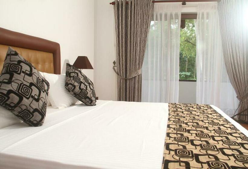 Трехместный Номер Deluxe, Oreeka   Katunayake Airport Transit Hotels