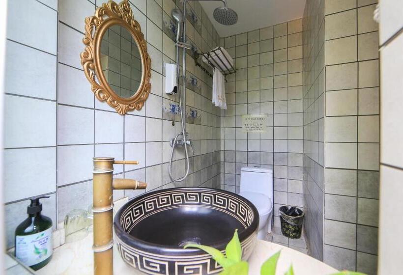 غرفة قياسية ثلاثية, Edinburgh Hostel