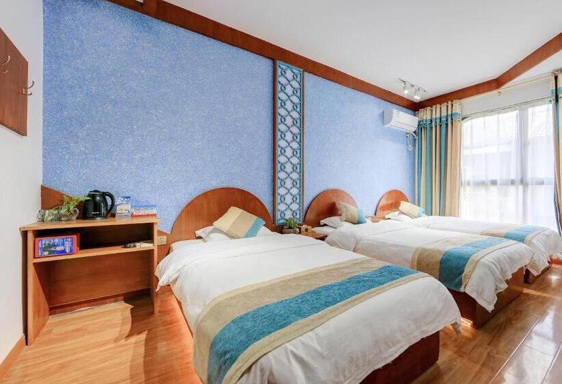 غرفة قياسية ثلاثية, Edinburgh Hostel