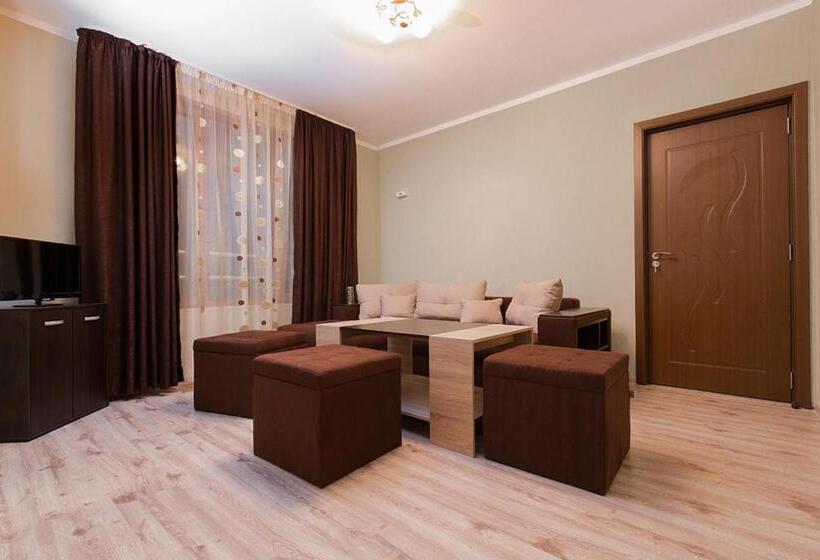 استودیوی لوکس, Family Hotel Relaxa