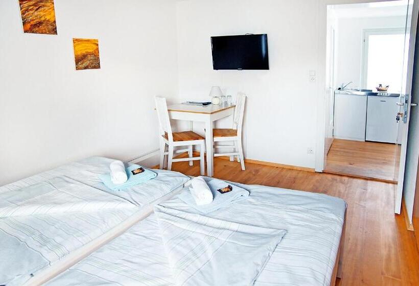 Номер Стандарт Совместная Ванная, Hostel Villa Viva