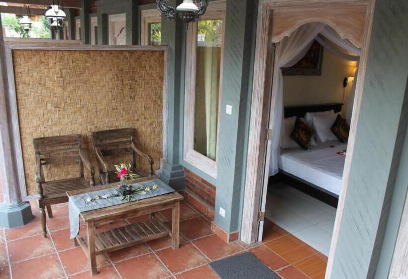 Номер Стандарт с Балконом, Ode Resto Guesthouse