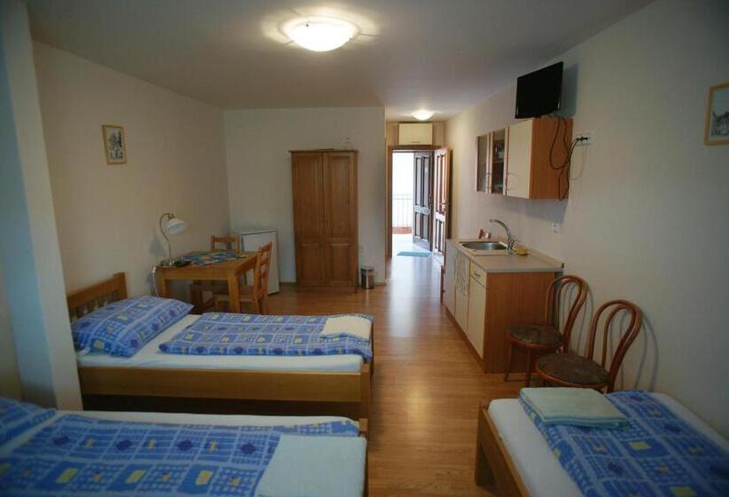 Economy Quadruple Room, Alva Pension 2