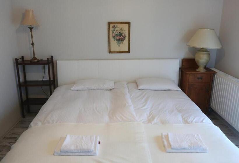 اتاق استاندارد, Pastel Guesthouse