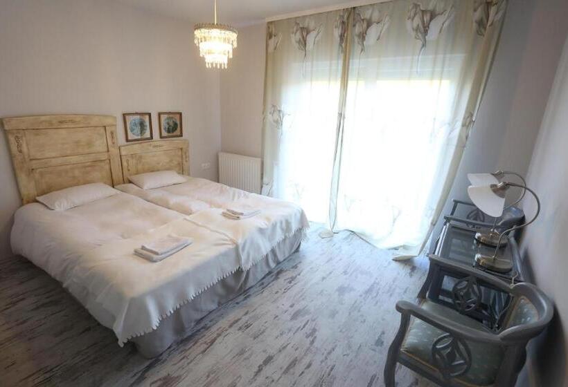 اتاق استاندارد, Pastel Guesthouse