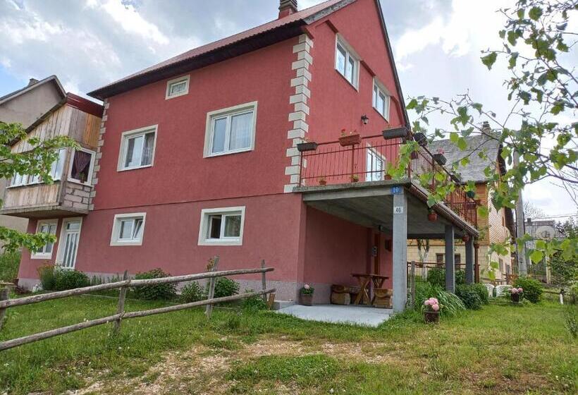 اتاق استاندارد سه تخته با سرویس بهداشتی مشترک, Apartmani Sobe Sljivancanin