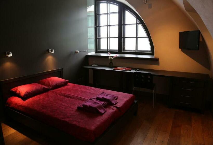اتاق استاندارد, Rothko Museum Residences
