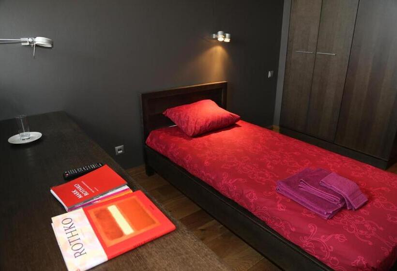 اتاق استاندارد یک نفره, Rothko Museum Residences