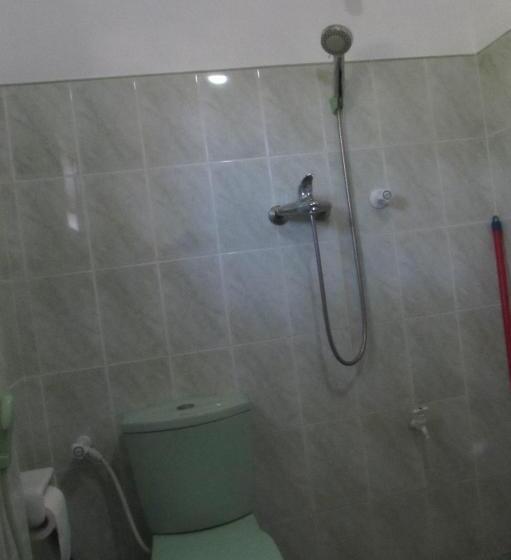 اتاق استاندارد سه نفره, Rainbow Guest House