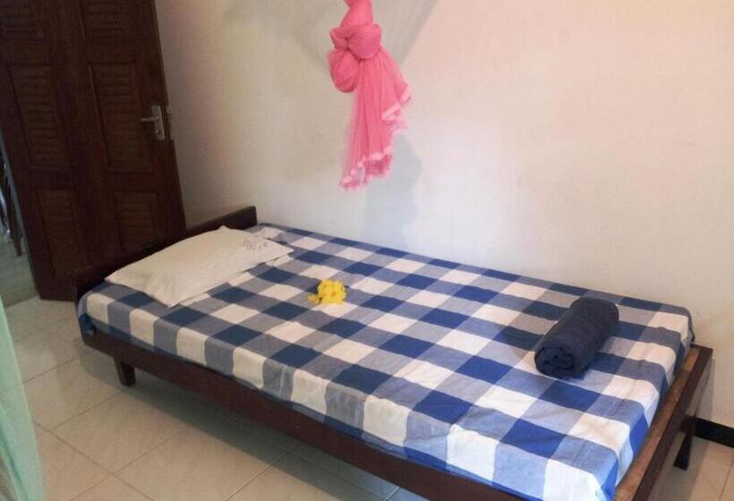 اتاق استاندارد سه نفره, Rainbow Guest House