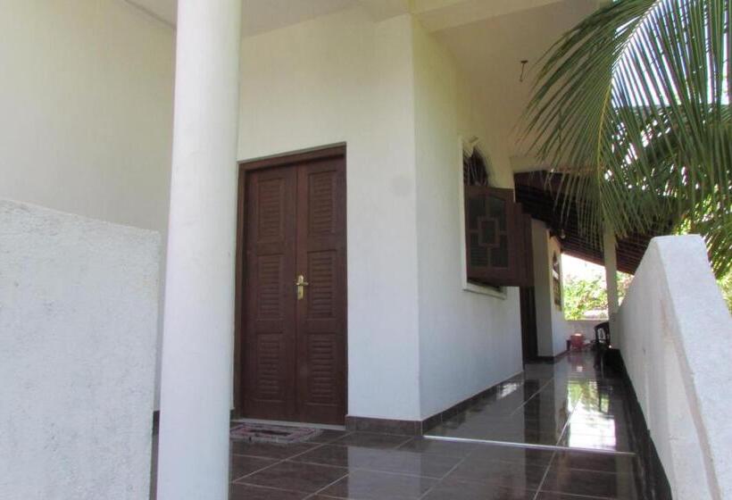 Triple Room Sea View, Rainbow Guest House